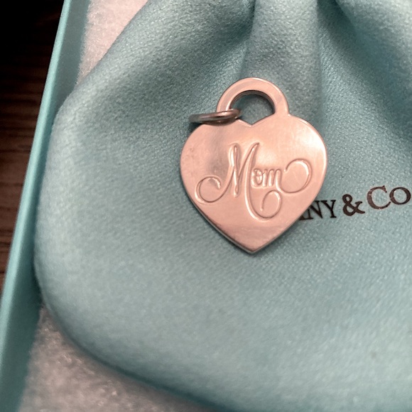 Tiffany & Co - Picture 4 of 5